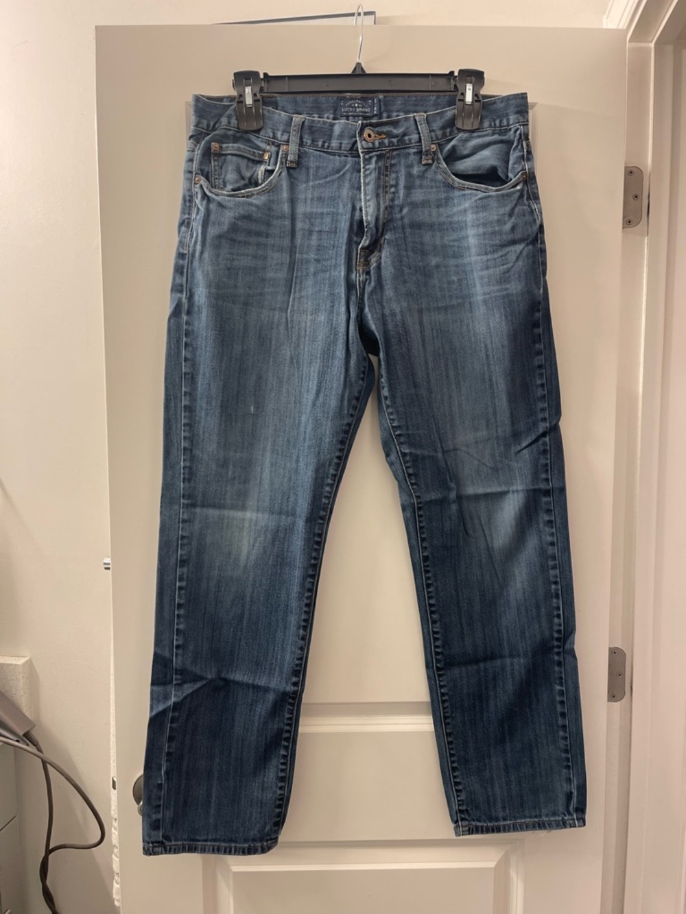 Lucky Brand Men's Faded Blue Straight Jeans